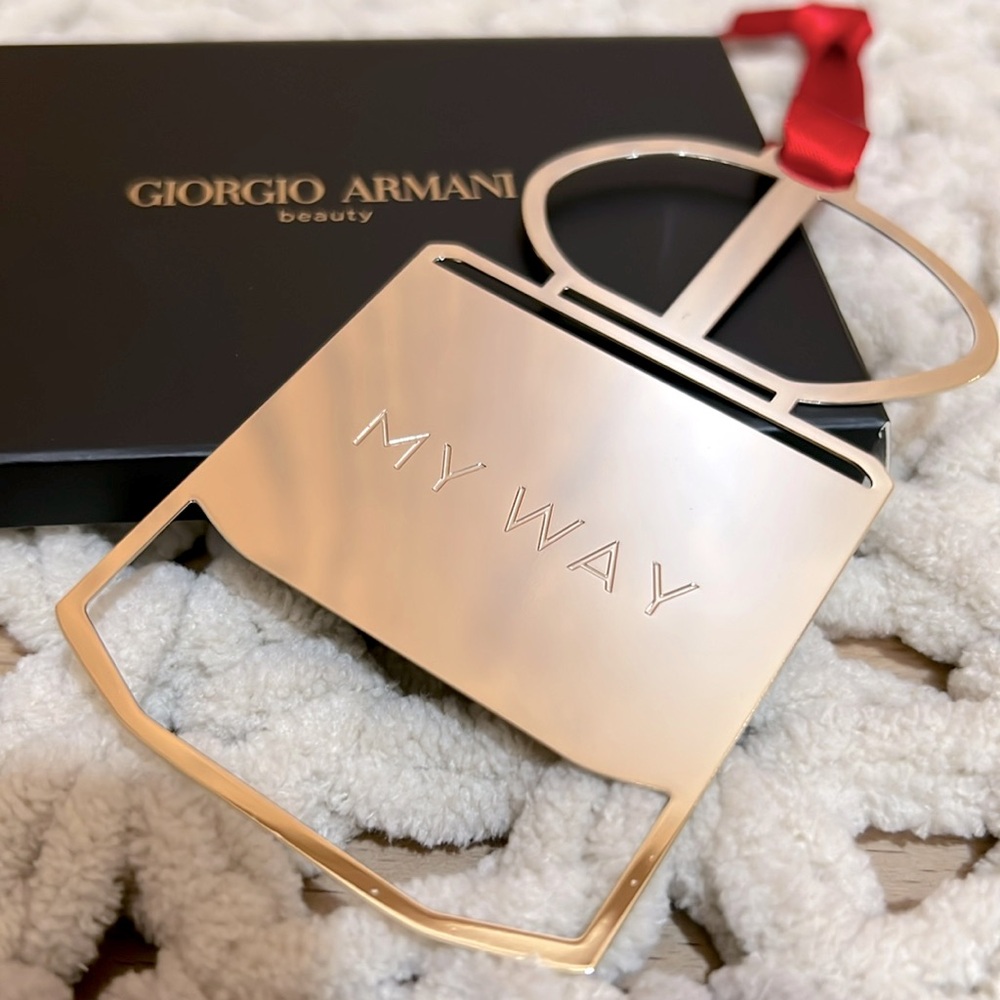 NWOT Giorgio Armani Beauty silver tone “MY WAY” ornament